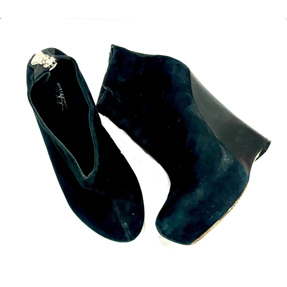 Alejandro Ingelmo Black Wedge Shoes with Sleek Design